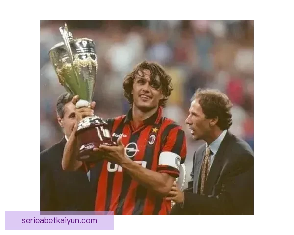 马尔蒂尼防守风格解析：表现稳健，传承经典防守艺术