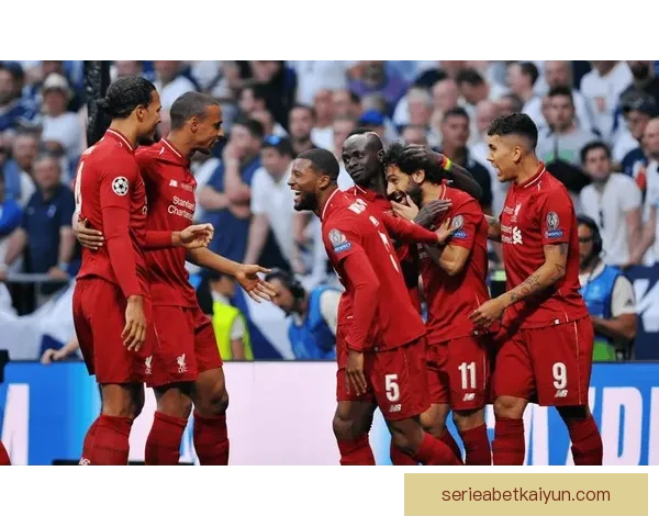 英超莱斯特球迷抗议事件持续发酵，社交媒体反响热烈